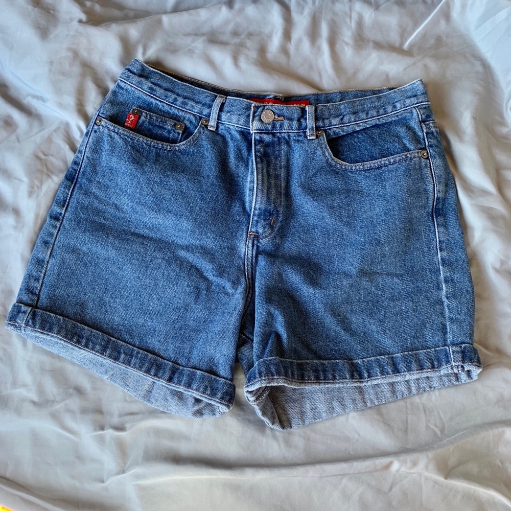 SOLD Vintage 90s Guess Jeans shorts 32” size 12